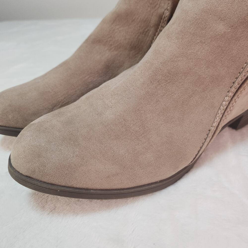 Taupe Faux Suede V Cut Ankle Booties Womens 9 Block Heel Almond Toe Minimalist - Picture 7 of 10